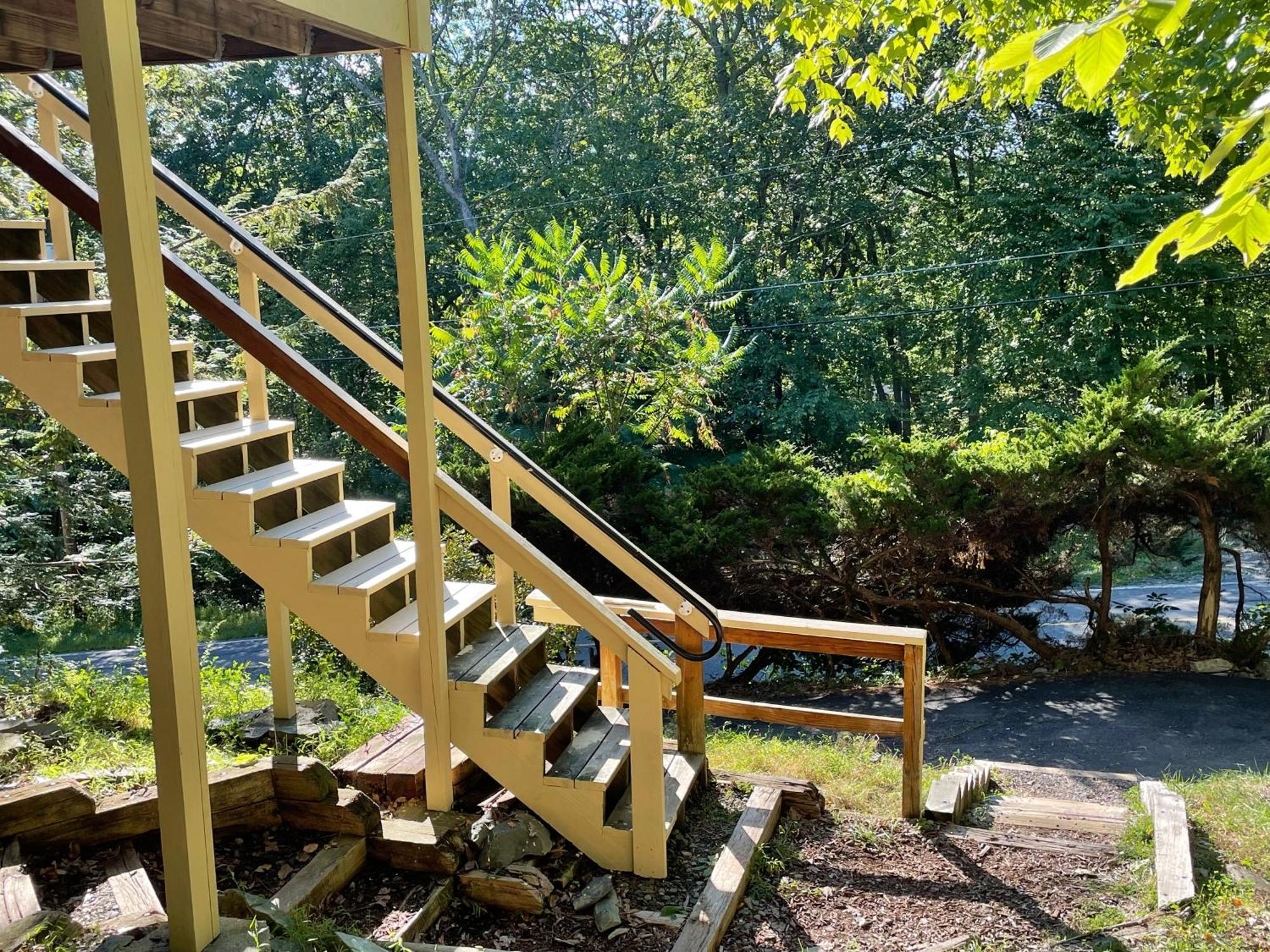Saw Creek Cabin - Regent Hilltop Bushkill Buitenkant foto