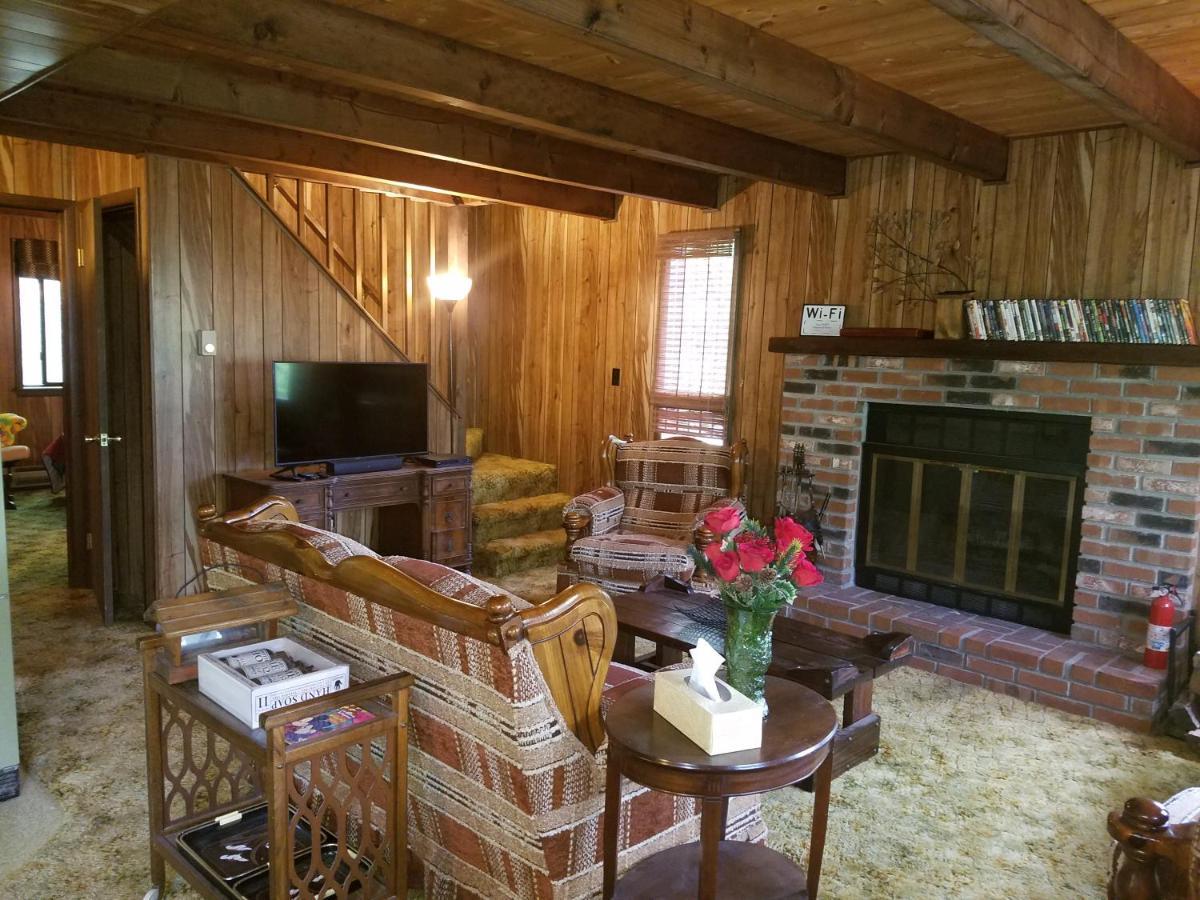 Saw Creek Cabin - Regent Hilltop Bushkill Buitenkant foto