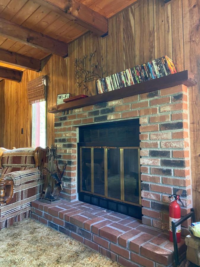 Saw Creek Cabin - Regent Hilltop Bushkill Buitenkant foto